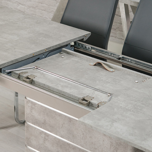 Delta Extendable Table